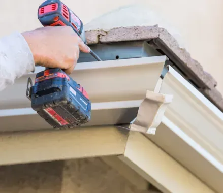 Colocación de canalones continuos o por piezas en Motilla del Palancar