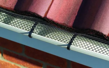 colocacion de rejillas cubre canalon en cuenca, espana