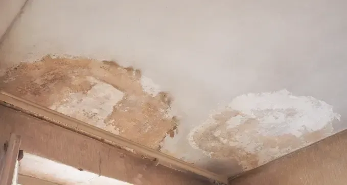 Arreglo de goteras urgentes en Las Pedroñeras