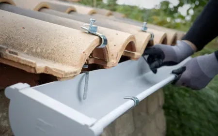 instalar soportes de canaletas en cuenca, espana